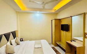 Hotel Bramhaputra Near New Delhi Railway Station